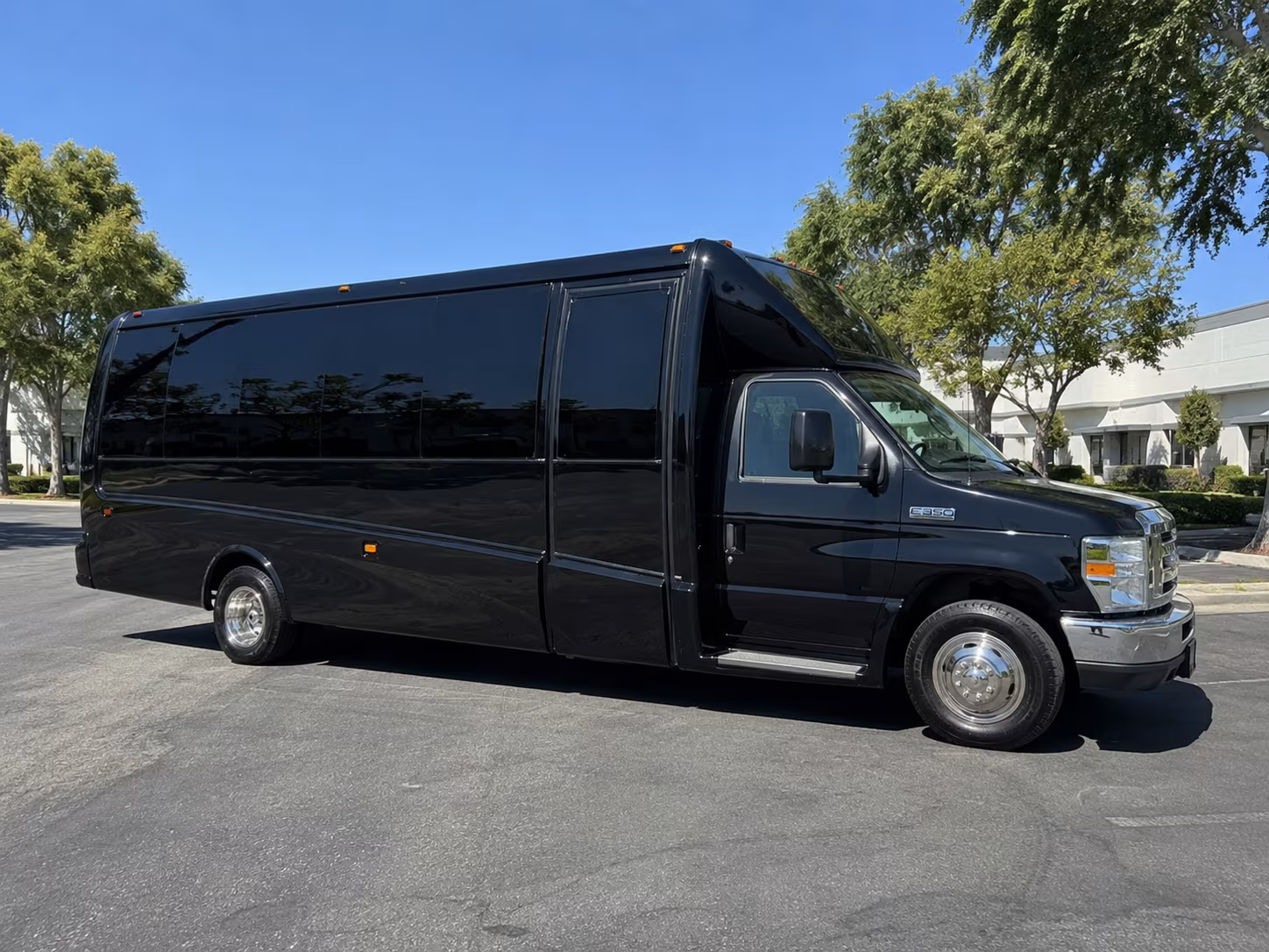 hampton corporate retreat shuttle bus rentals