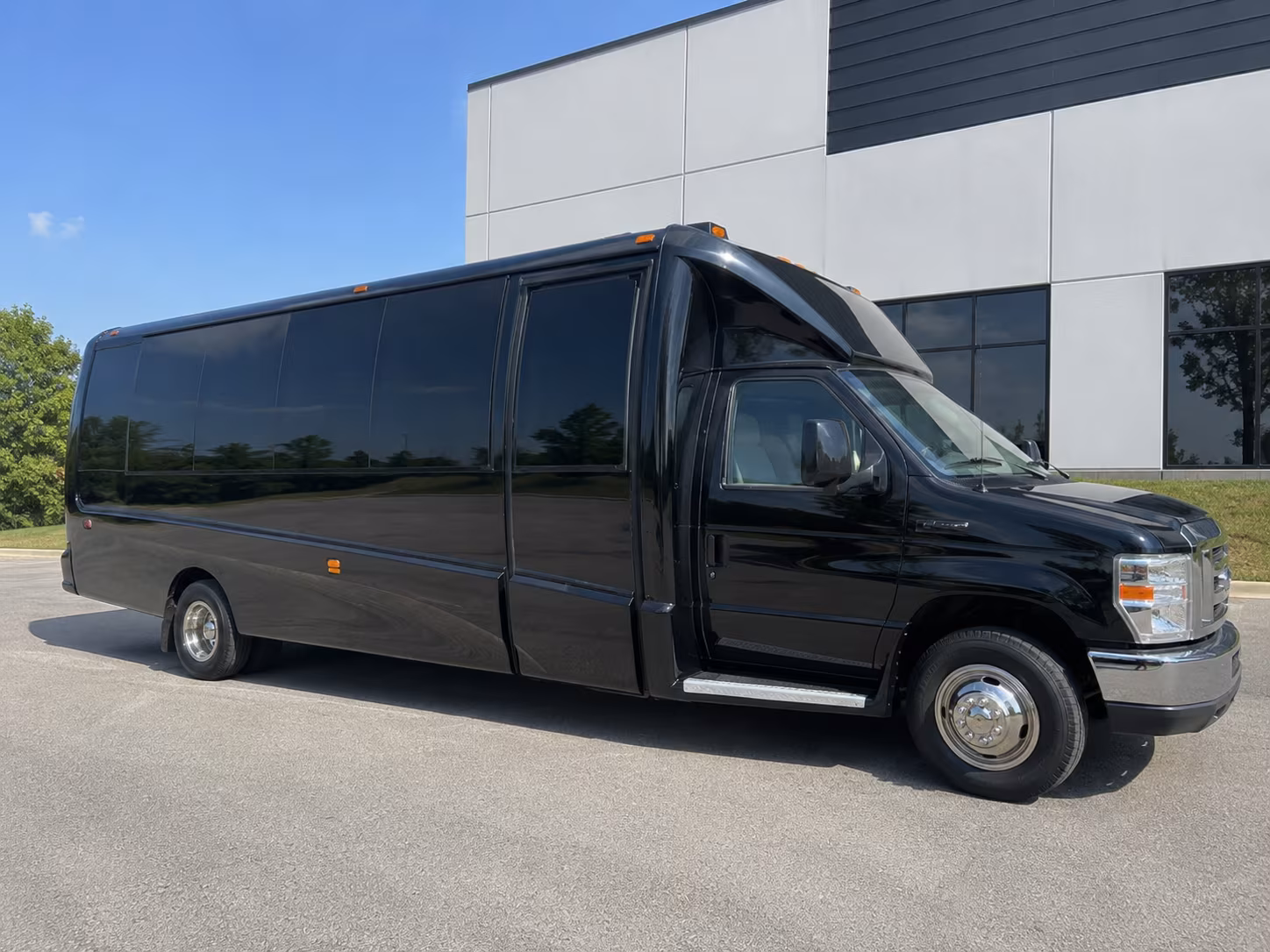 rent a hampton prom party bus or charter bus today