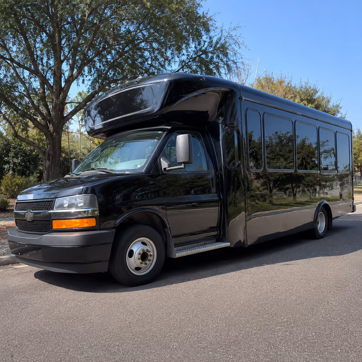 shuttle to newport news williamsburg international airport